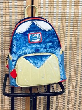 Loungefly Disney Princess collection Snow White mini Backpack bag purse